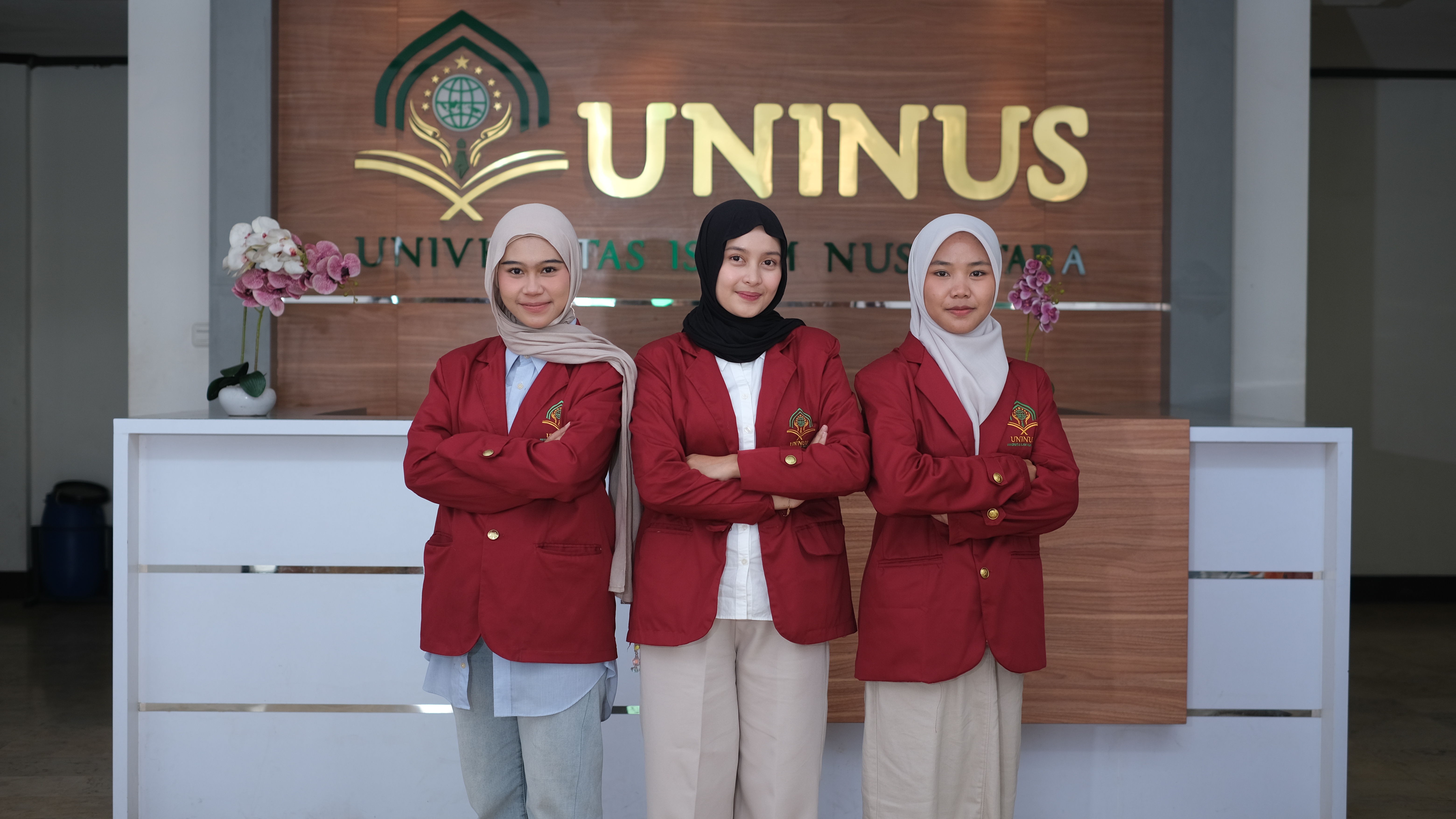 Mahasiswa Berdiskusi